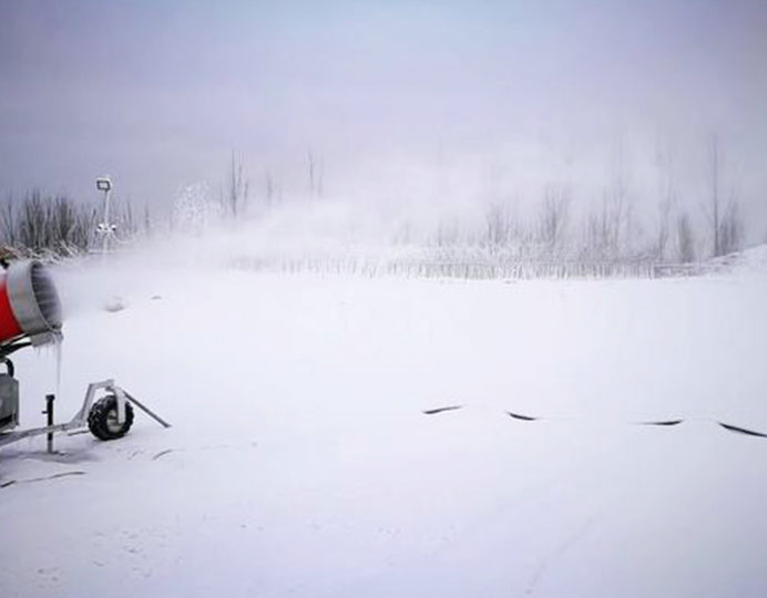 造雪機(jī)廠家直銷(xiāo)造雪機(jī)